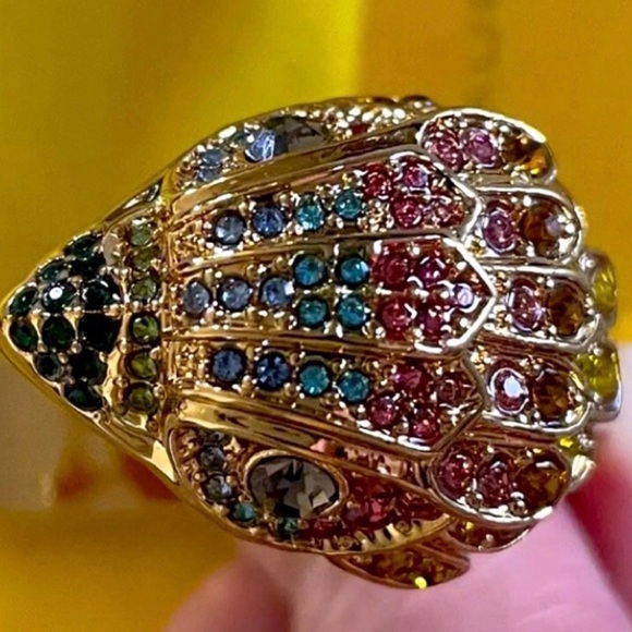 New KURT GEIGER LONDON
Rainbow Pavé Signature Eagle Cuff Bracelet in Gold Tone - Picture 2 of 8